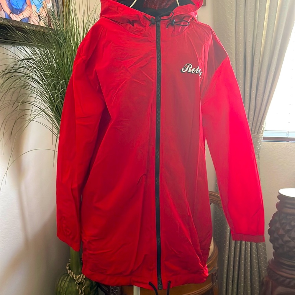NWT VS Pink UNLV women’s windbreaker/lightweight jacket Size XS.